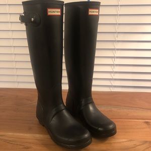 Hunter rain boots (matte finish) 😊